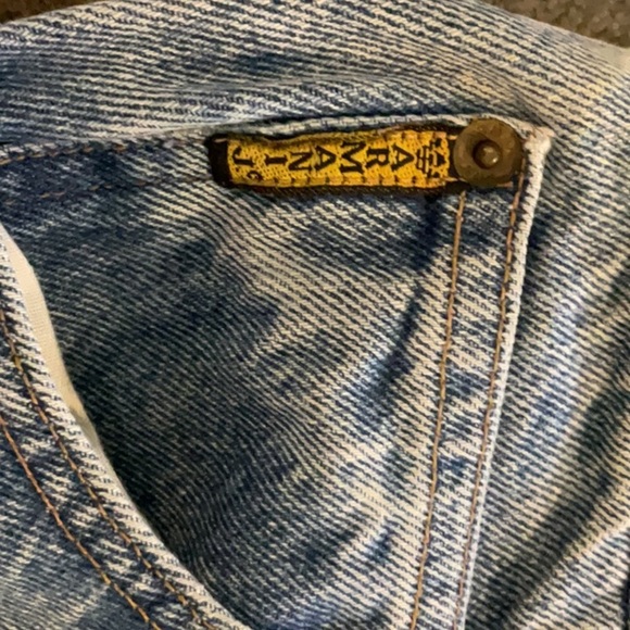 Authentic Vintage Armani Jeans Light Blue Relaxed Fit - Picture 6 of 11